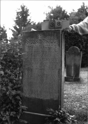 Grabstein 38