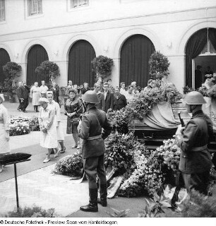 Otto Buchwitz Trauerfeierlichkeiten im Rathaus
