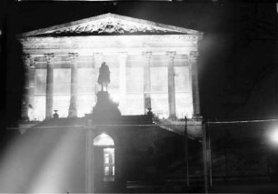 Berlin: Nationalgalerie bei Nacht