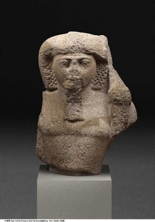 Oberteil einer Statue des Königs Ramses II. als Stabträger