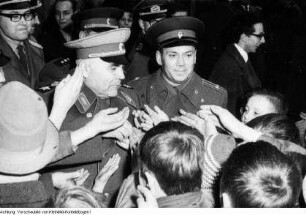 Dresden. Rodion Jakowlewitsch Malinowski, Verteidigungsminister der UdSSR und Marschall der Sowjetunion, während seines Besuches der Militärakademie Dresden der NVA, 4. April 1964