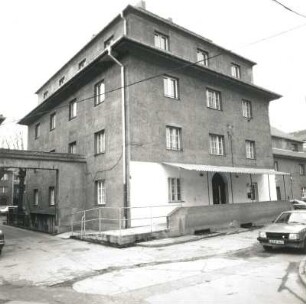 Dresden-Pieschen, Altpieschen 9. Wohnhaus (Obdachlosenasyl; 1912; H. Erlwein). Hofansicht