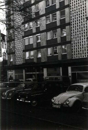 Privatgebäude, Straßen und Plätze in Karlsruhe. Steinstraße