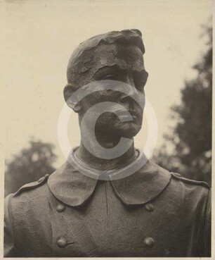 Kopf des Soldaten-Denkmals in Trachenberg