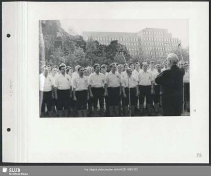 Konzert des Bergsteigerchores an der Ruine der Frauenkirche : Dirigent: Werner Matschke