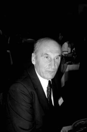 27. Tagung 1977 Chemiker; Sitzreihen im Theater: Vladimir Prelog
