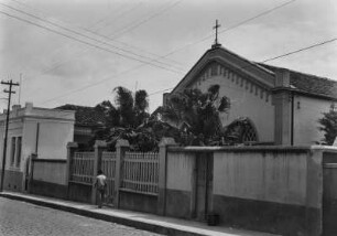 Kirche : Dei deutsche evangelische Kirche in Campinas von der Straße aus fotografiert.