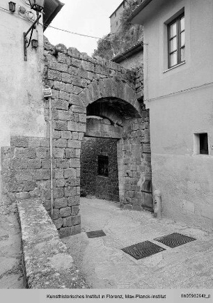 Porta San Michele & Porta del Borgo, Santa Fiora