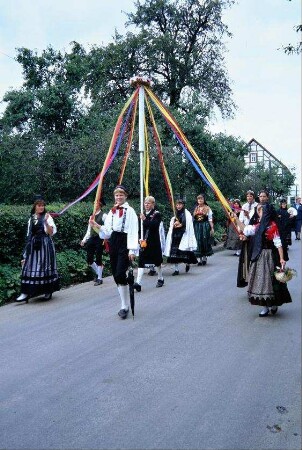 Festumzug, Bändertanzkrone