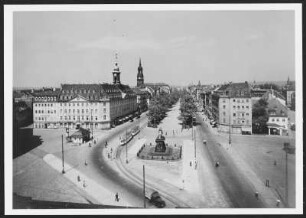 Dresden, Neustädter Markt : Dresden-Neustadt. Blick über den Neustädter Markt mit Reiterstandbild August des Starken in die Hauptstraße