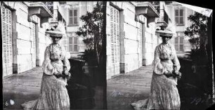 Aix-les-Bains. Hôtel Beau-Site. Baronin Mme de Montmorency auf der Terrasse