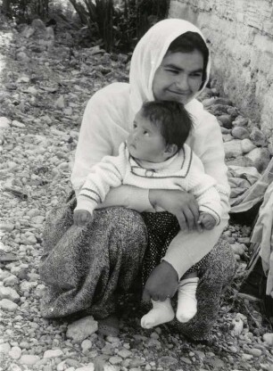 Türkische Mutter im Landesinneren