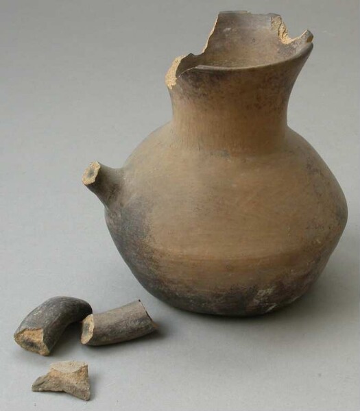 Clay pot (fragments)