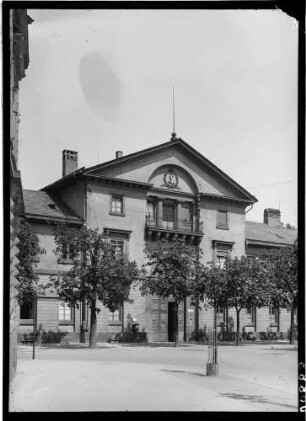 Karlsruhe Münzstätte - Stephanienstraße 28 Außenansicht - Fassade vom Mittelbau