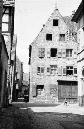 Rouffach: Gasse mit Giebelhaus