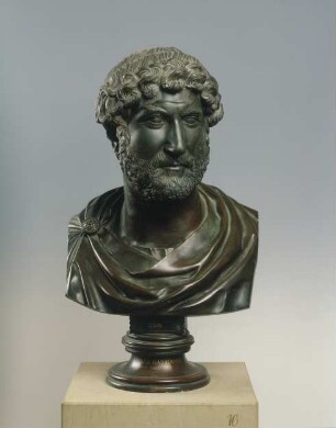Porträtkopf des Kaisers Hadrian