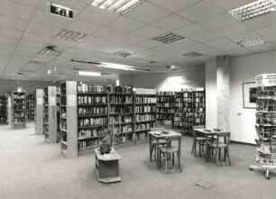 Limbach-Oberfrohna. Stadtbibliothek, Moritzstraße 12. Lesesaal