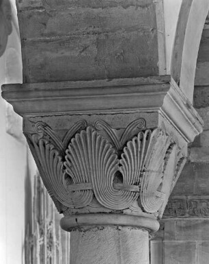 Kapitell mit Palmetten
