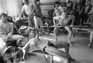 Bodybuilding-Wettbewerb im 'Haus des Handwerks', Bielefeld, 1984 Backstage im Aufwärm-Bereich