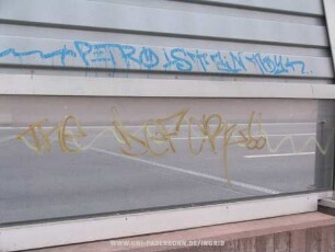PETRO iST EiN TOY