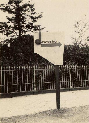 Eröffnung der Dammerstocksiedlung. Hinweisschild "Dammerstock"