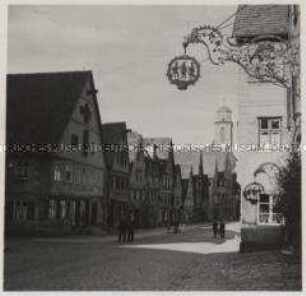 Dinkelsbühl, Segringer Straße, Wirtshausschild "Drei Mohren"