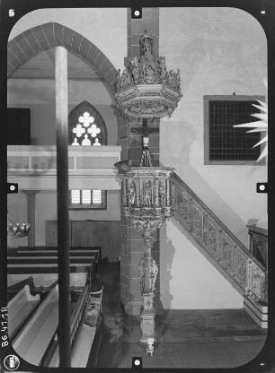 Erfurt-Altstadt. Kaufmannskirche St. Gregor (Baubeginn 1291, Wiederherstellung bis 1952). Inneres (Teilansicht) mit Kanzel nach Norden