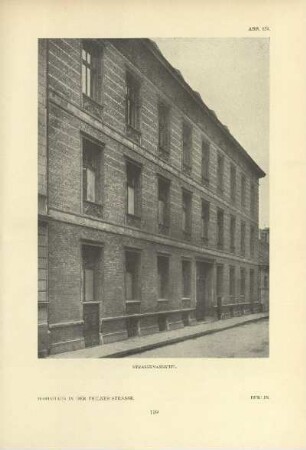 Wohnhaus in der Feilner-Strasse. Strassenansicht. Berlin