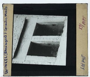 Winkel-Oestrich, Graues Haus : Fenster