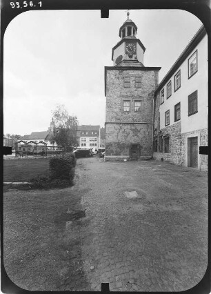 Bad Tennstedt, Markt 1. Rathaus (1598, Erweiterung 1806, Umbau 1925). Marktseite
