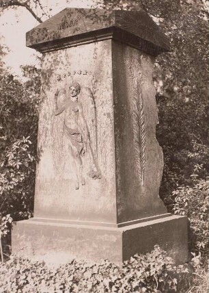 Dresden, Eliasfriedhof. Grabmal für Johann Nicolaus Gottlob La Mane. Rückseite