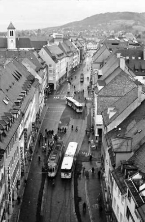 Freiburg: Blick vom Martinstor auf Kaiser-Joseph-Straße nach Umbau Fußgängerzone
