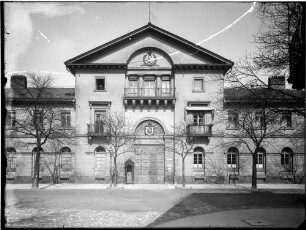 Karlsruhe Münzstätte - Stephanienstraße 28 Außenansicht - Fassade vom Mittelbau