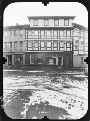 Nordhausen, Barfüßerstraße. Wohnhaus mit Laden. Straßenfront
