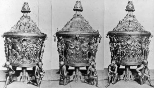 Hildesheim, Dom St. Maria, Kapelle des Hl. Georg, Bronzetaufbecken (drei Ansichten)