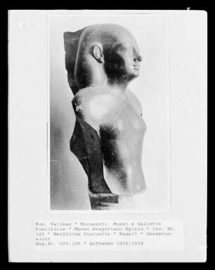 Weibliche Statuette