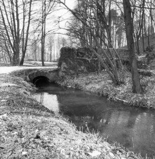 Mühlgrabenbrücke (Brückenanlage); Ortenberg, Mühlgraben (bei Schlossberg)