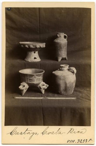 Four clay vessels from the Museo Nacional, San José (Costa Rica)