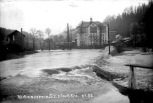 Hochwasser der Preßnitz am Bahnhof Steinbach