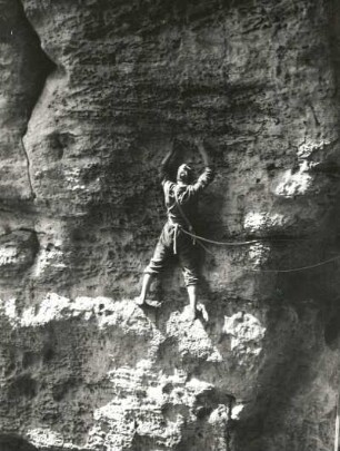 Sächsische Schweiz. Kleiner Zschand; Heringstein . Seilschaft Karlheinz Gonda und G. Junghans bei der Erstbegehung des Märchentürmer-Pfingstweges. 17.05.1948