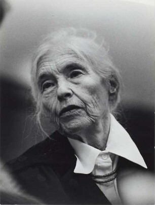 Anna Seghers : Portraitaufnahme während des VIII. Schriftstellerkongresses der DDR