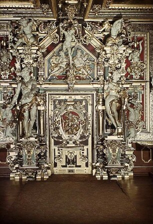 Götterpforte mit Merkur, Mars und Venus (Abundantia) und Minerva
