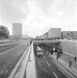 Eröffnung der Kriegsstraßen-Unterführung beim Ettlinger-Tor-Platz