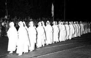 Basel (Schweiz): Sternsinger-Prozession Wettingen; zwei Sonntage vor Weihnachten