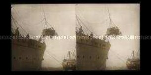 Verladen eines Militärfuhrwerkes auf das Schiff, Constanta