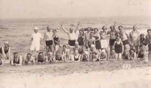 Gruppenporträt am Strand der Ostsee
