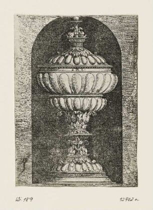 Deckelpokal mit Delfinen in einer Nische, Blatt 23 der Folge "Prunkgefäße"