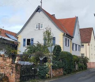 Gründau, Pfarrgasse 2