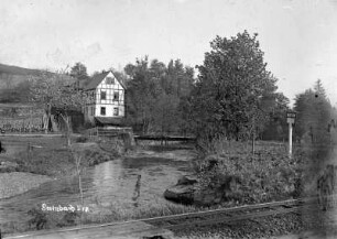Brücke über die Preßnitz beim Bahnhof : im Hintergrund das Kutscherhaus der Bartzsch-Fabrik