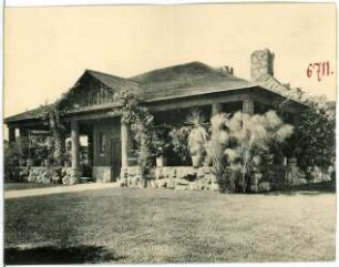 Kalifornien. A Log Cabin House in California